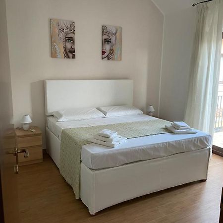 Villetta Climene Apartment Giardini Naxos Eksteriør billede