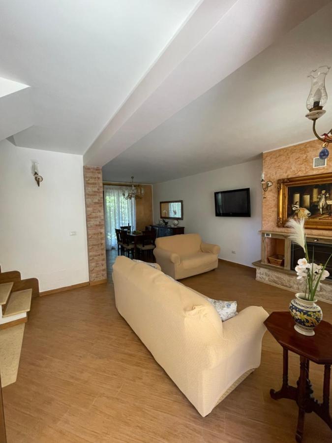 Villetta Climene Apartment Giardini Naxos Eksteriør billede